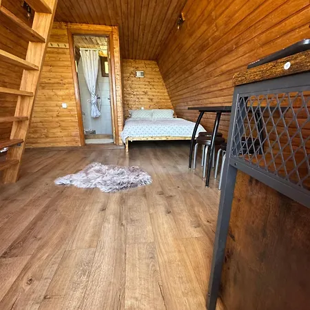 Campingplads Cicanesti Mountain Retreat Barasti